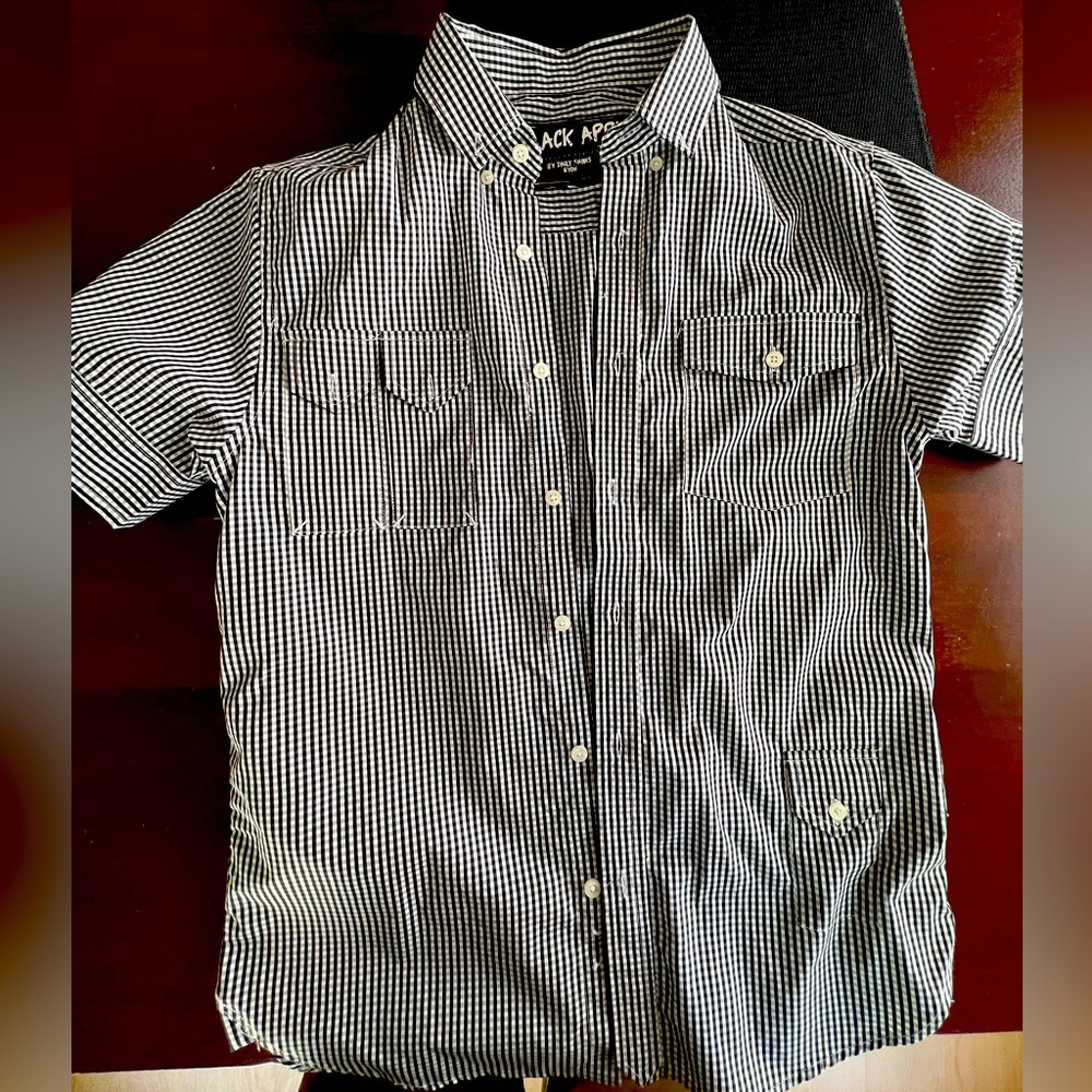Black Apple M black and white checker short sleeve shirt. NWOT condition.